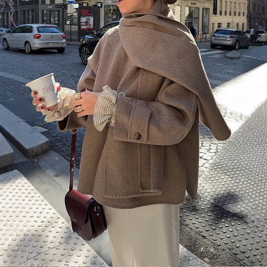 Damen modische Freizeitjacke aus hochwertigen Materialien mit praktischem Revers EB