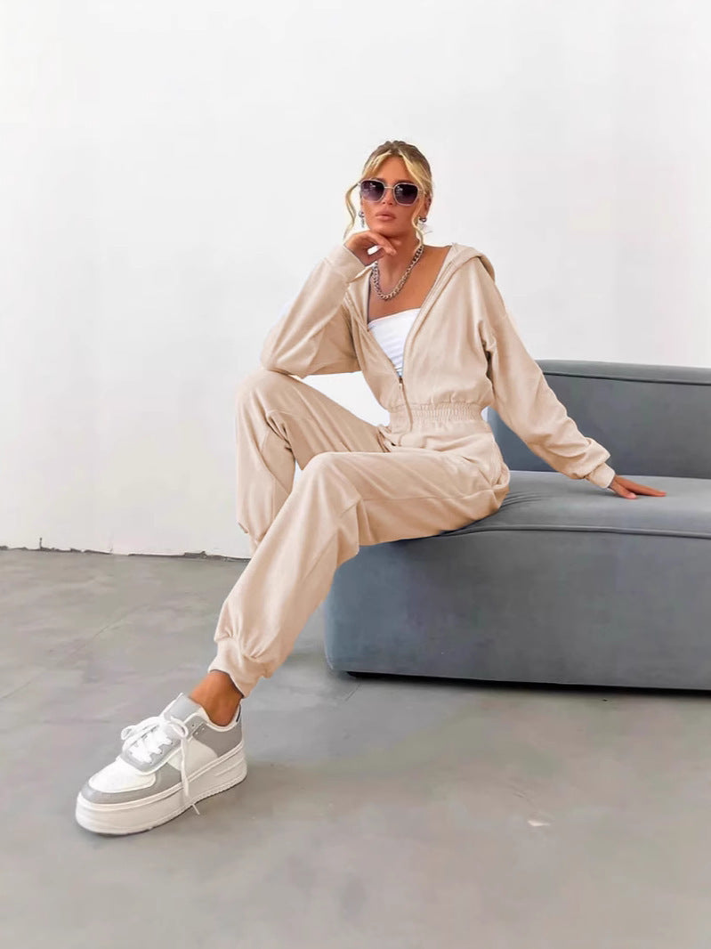 Damen Velours Jumpsuit mit Kapuze, Reißverschluss und tailliertem Gummibund EB