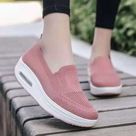 Damen Slip-On Sneakers mit atmungsaktivem Obermaterial und stoßdämpfender Sohle EB