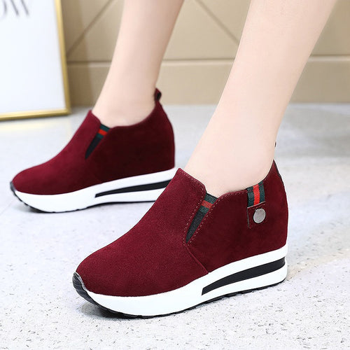 Damen nan Slip-On Keil-Stiefelette mit verstecktem Plateau und rutschfester Profilsohle EB