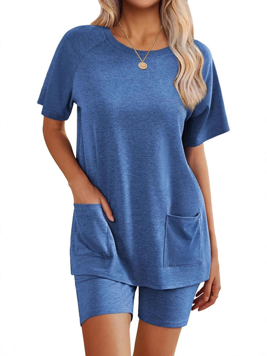Damen Loungewear-Set mit angenehm weitem Schnitt und praktischen Taschen EB