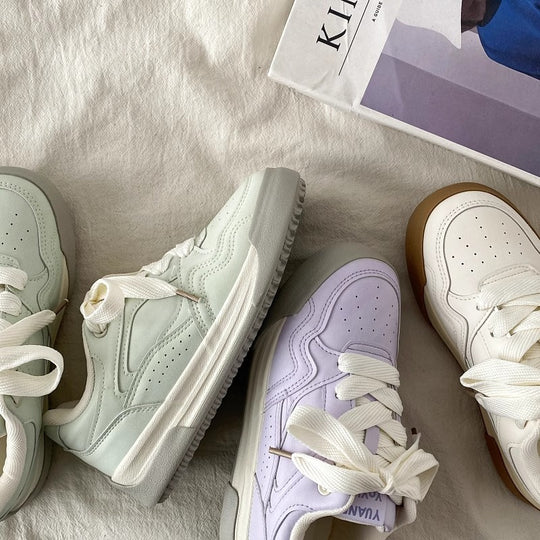 Damen Sportliche Sneakers mit voluminösem Design und innovativer Schnürung EB