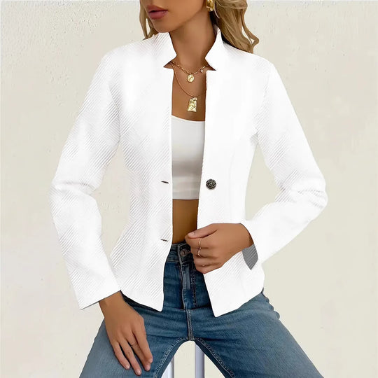 Damen Taillierte Blazerjacke mit elegantem Schnitt und Knopfdetails EB