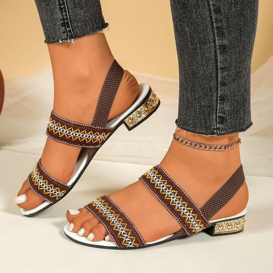 Damen Elegante und modische Sandalen mit verzierten Riemen EB