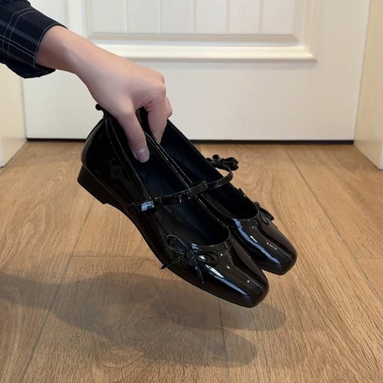 Damen Ballerinas mit glanzvoller Oberfläche und dekorativem Schleifendetail EB