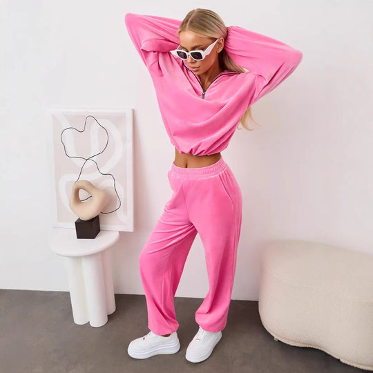 Damen samtiges zweiteiliges Lounge-Set mit Kapuzen-Halbzip und elastischer Bundhose EB