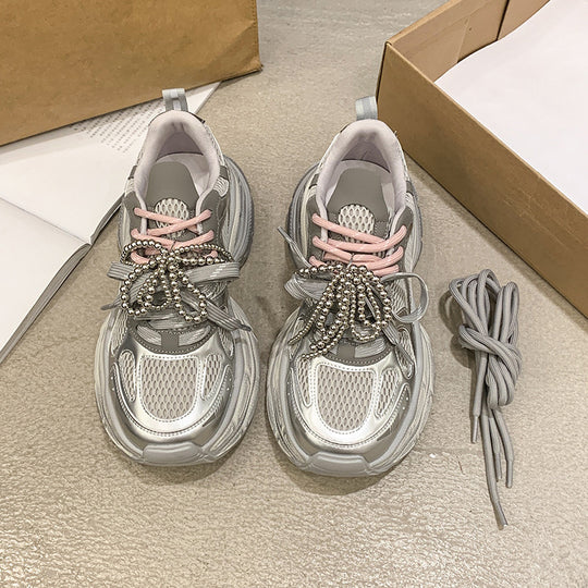 Damen Sportliche Sneakers mit perlbesetzten Schnürsenkeln und atmungsaktivem Obermaterial EB
