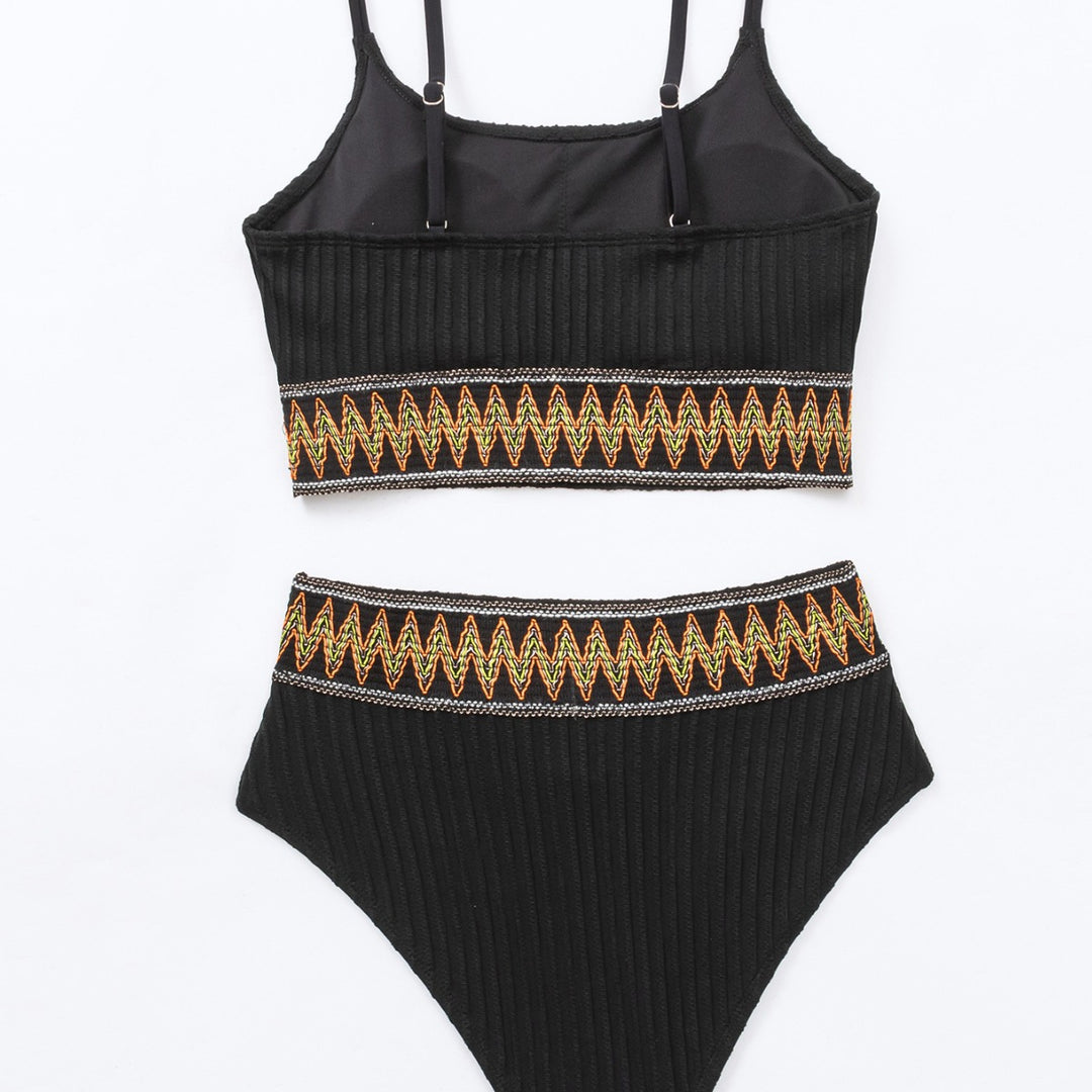 Damen Bikini-Set mit figurbetonendem Rippenmuster und buntem Elastikbund EB