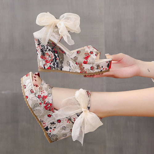 Damen Wedge-Sandaletten mit floralem Design und dekorativem Schleifendetail EB