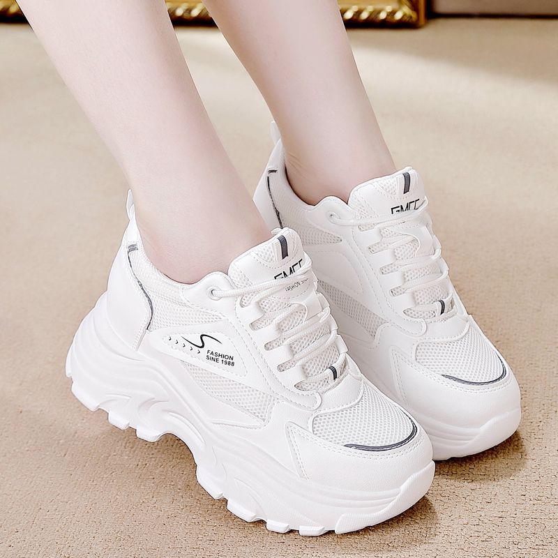 Damen Sportliche Sneakers mit dämpfender Laufsohle und stylischem Design EB