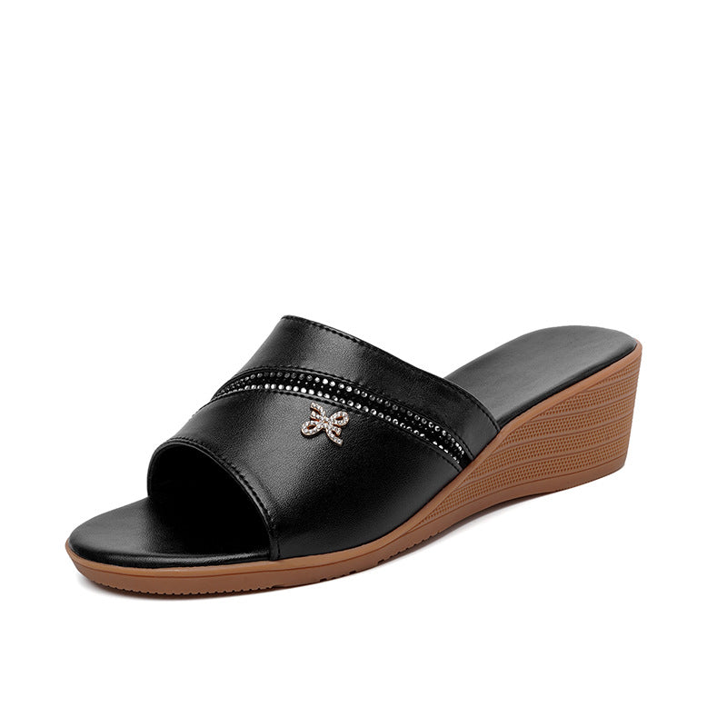 Damen Wedgesandaletten mit dekorativem Schmuckdetail und bequemer Sohle EB