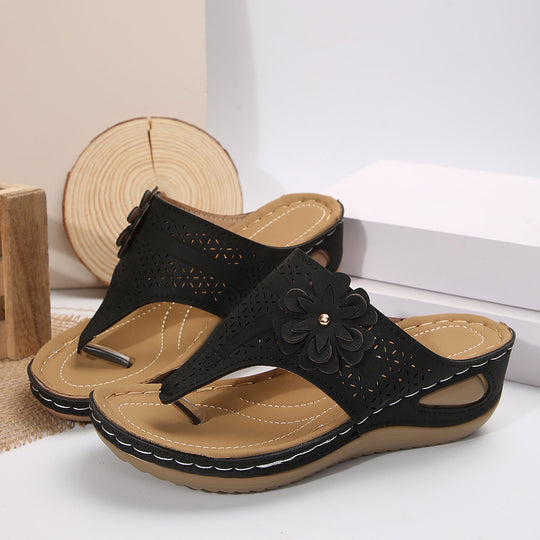 Damen Zehentrenner-Pantoletten mit floralem Cut-Out-Design EB
