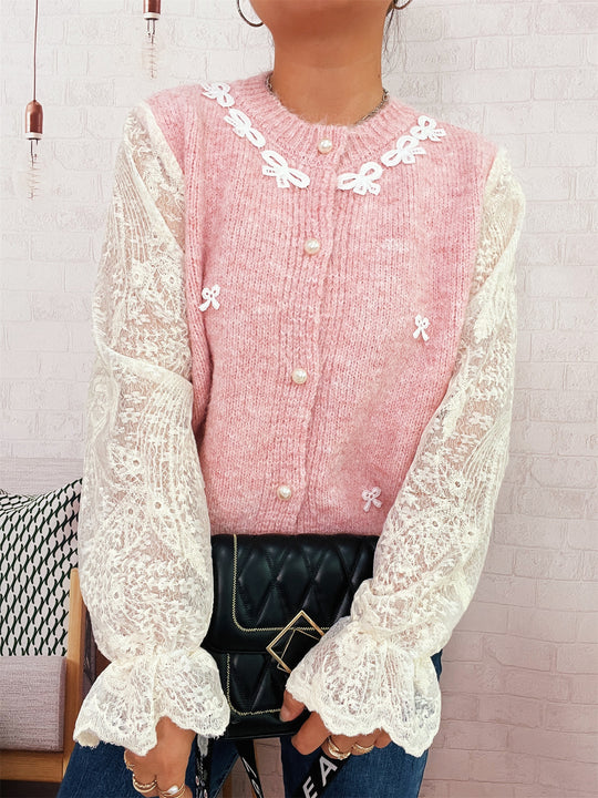 Damen Strickjacke mit romantischen Spitzendetails und eleganten Knopfverschlüssen EB