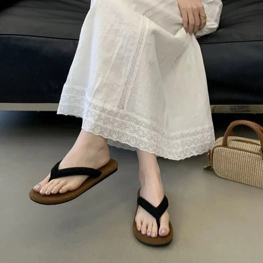 Damen Zehentrenner-Sandalen mit ergonomischem Fußbett und elegantem Riemendesign EB