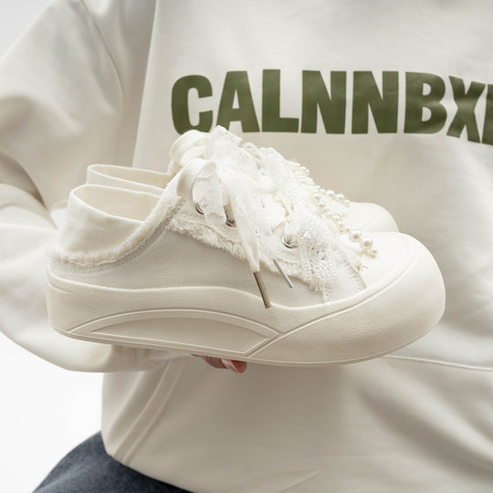 Damen Sneakers mit einzigartigen Spitzenverzierungen und komfortabler Sohle EB