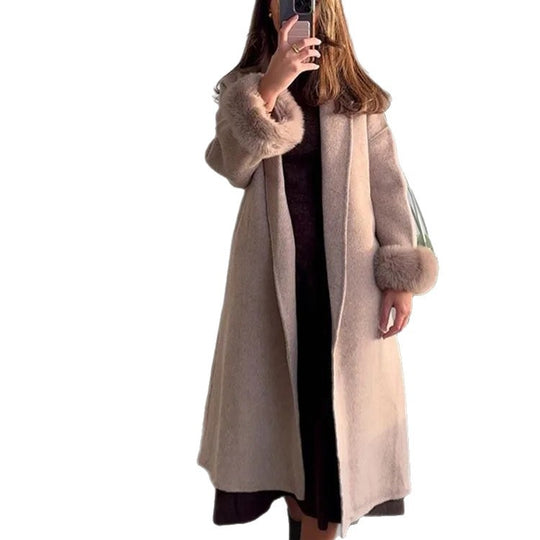Damen Eleganter Wollmantel mit luxuriösen Pelzärmeln EB