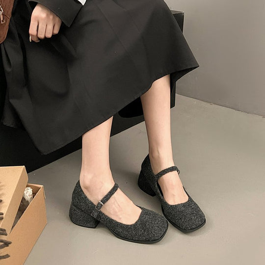 Damen Ballerina-Schuhe mit modischem Riemchen und hochwertiger Oberflächenstruktur EB