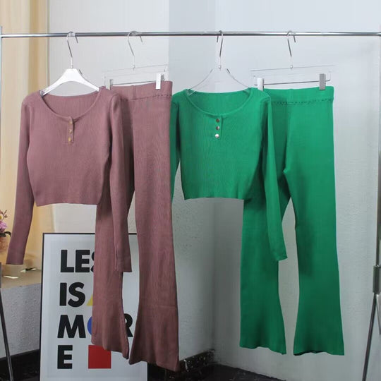 Damen lässiges Strick-Loungewear-Set mit Knopfdetails und weitem Bein EB