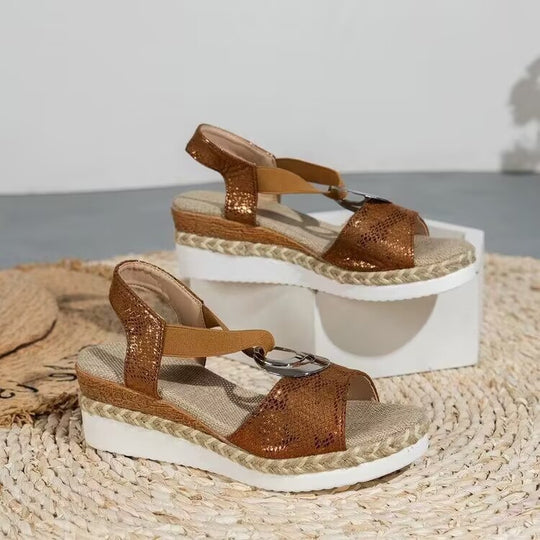 Damen Wedge-Sandalen mit dekorativem Ring und geflochtenem Riemendesign EB