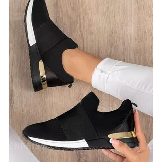 Damen Sportliche Slip-On Sneakers mit atmungsaktiver Mesh-Oberfläche und elegantem Akzent EB