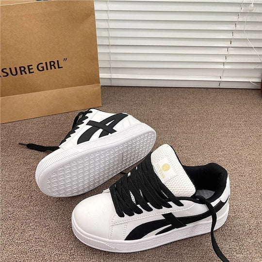 Damen Sportliche Sneaker mit bequemen Schnürsystem und atmungsaktiver Oberfläche EB