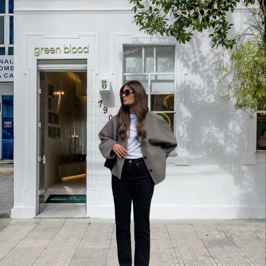 Damen kurze Strickjacke mit eleganten Knöpfen und weitem Schnitt EB