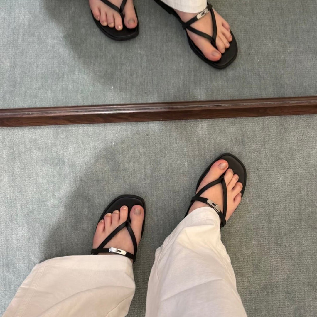 Damen Zehentrenner-Sandalen mit eleganten Riemchen und komfortablem Fußbett EB