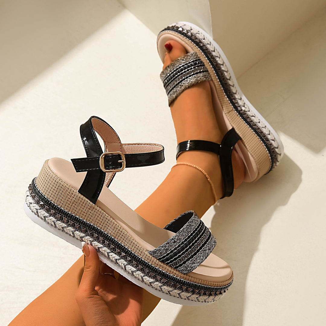 Damen Wedge-Sandaletten mit verstellbarem Riemendesign und dekorativem Akzent EB