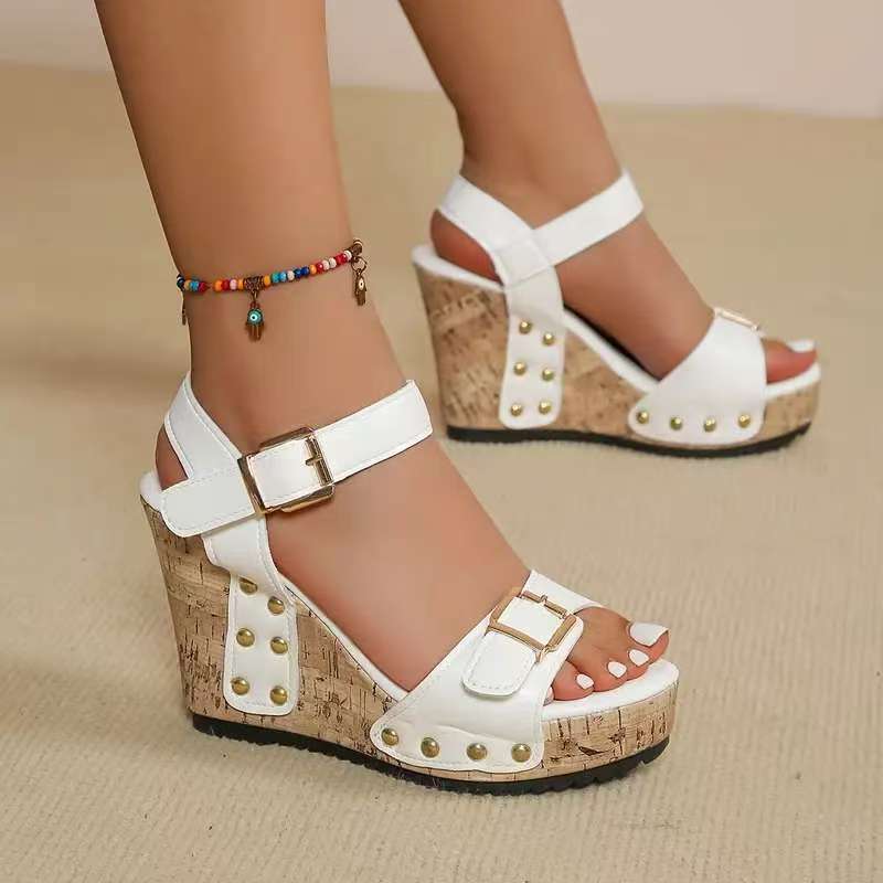Damen Wedge-Sandalen mit buntem Riemendesign und komfortabler Fußbettgestaltung EB