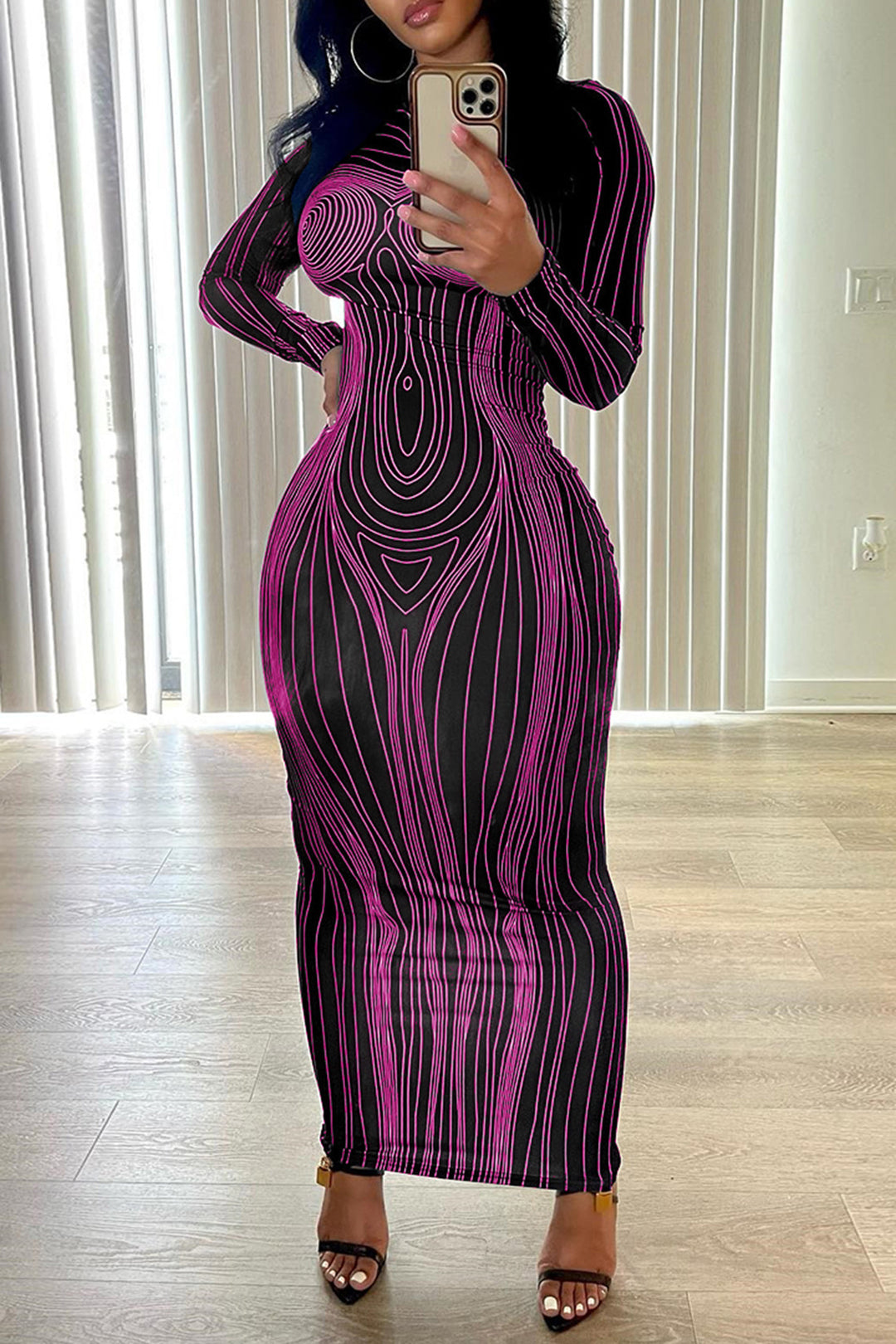 Damen Figurbetontes Langarmkleid mit einzigartiger Linienstruktur EB