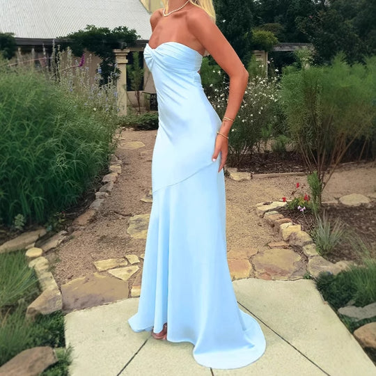 Damen Elegantes Hochzeitskleid mit trägerlosem Design und fließendem Stoff EB