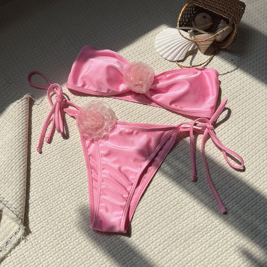 Damen Bikini-Set mit romantischen Blütenapplikationen EB