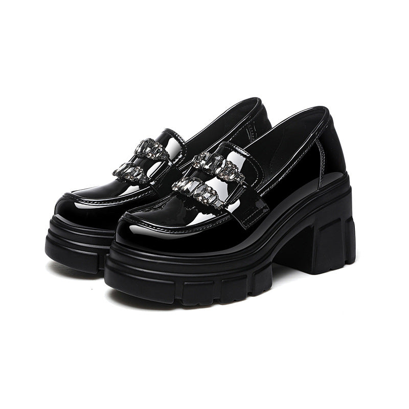 Damen Modische Plateau-Pumps mit glamourösem Schmuckdetail EB