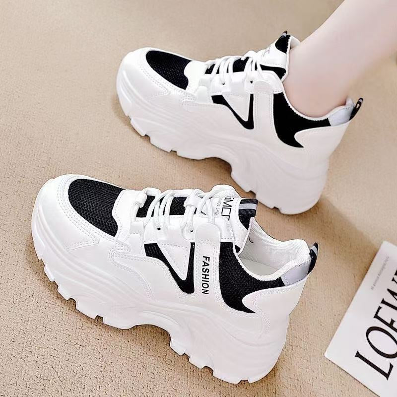 Damen Chunky Sneakers mit sportlichem Design und atmungsaktiver Obermaterialkombination EB