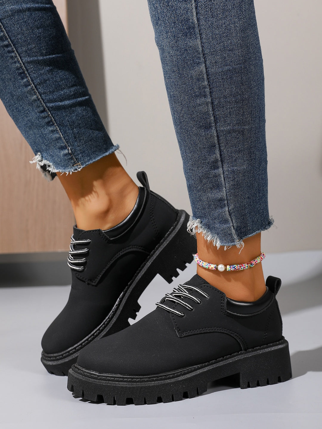 Damen Modische und bequeme Schnürschuhe mit griffiger Profilsohle EB