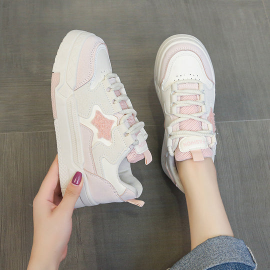 Damen Sneakers im trendigen Design mit detailverliebten Applikationen EB
