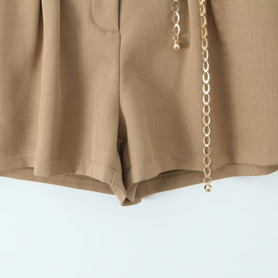 Damen Chice Shorts mit eleganter Kette und hochgeschnittenem Bund EB