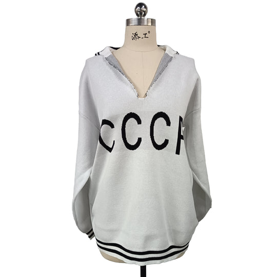 Damen oversize Strickpullover mit tiefem V-Ausschnitt und Kapuze Eichborn Berlin