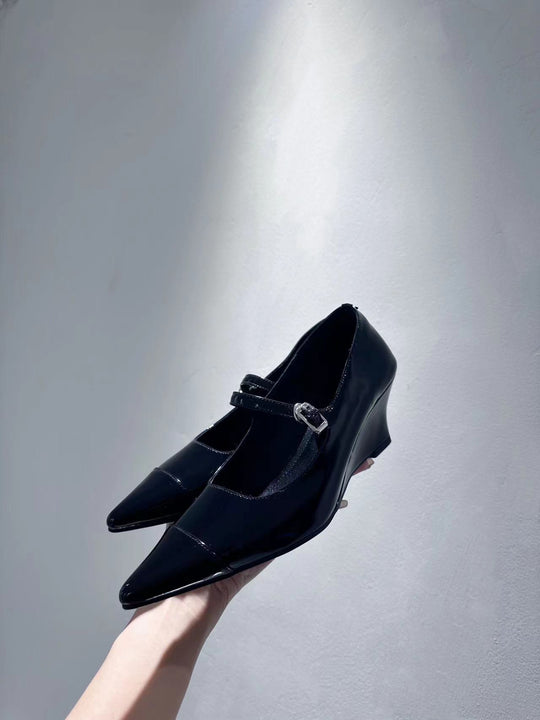 Damen spitze Wedge-Pumps mit verstellbarem Riemchen EB