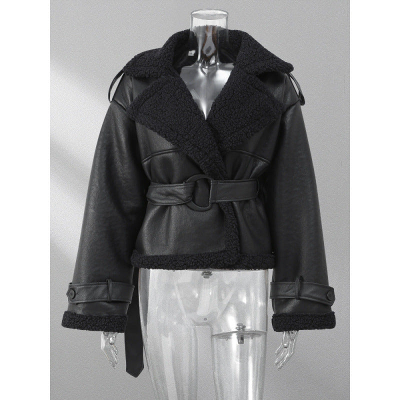 Damen Kunstlederjacke mit teddyähnlicher Innenausstattung und eleganter Gürtelbindung EB