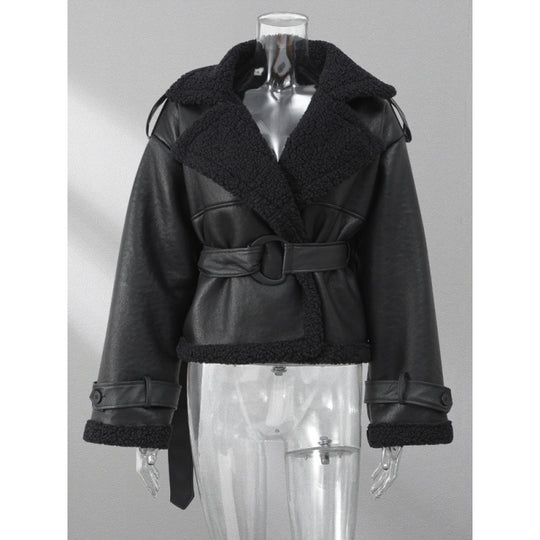 Damen Kunstlederjacke mit teddyähnlicher Innenausstattung und eleganter Gürtelbindung EB