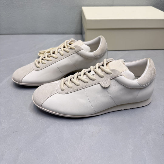 Damen modische Suede Sneakers mit farbigen Schnürsenkeln EB