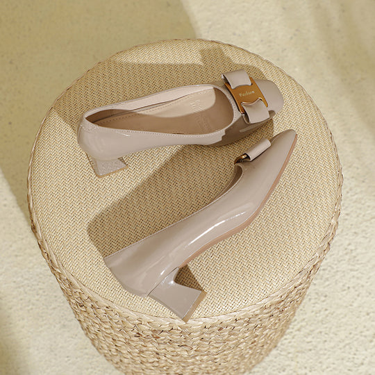 Damen elegante Pumps mit geschmackvollem Schmuckdetail EB