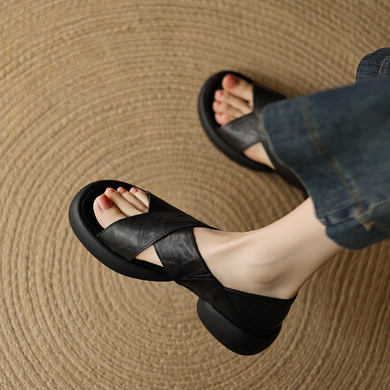Damen Riemchen-Sandalen mit komfortablem Blockabsatz und trendiger Kreuzschließe EB
