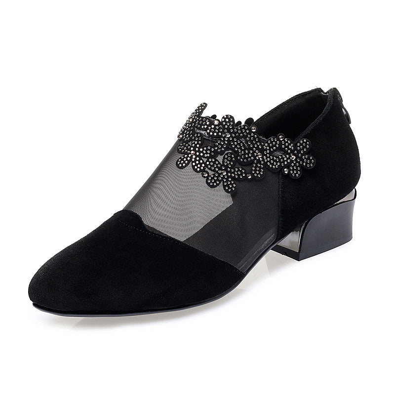 Damen Elegante Ankle Boots mit transparentem Mesh-Einsatz und modischem Blumenakzent EB