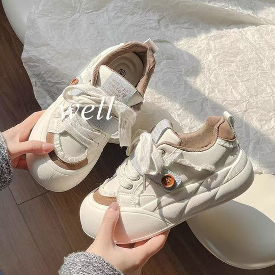 Damen Sportliche Sneakers mit besonderem Schnürsystem und bequemem Fußbett EB