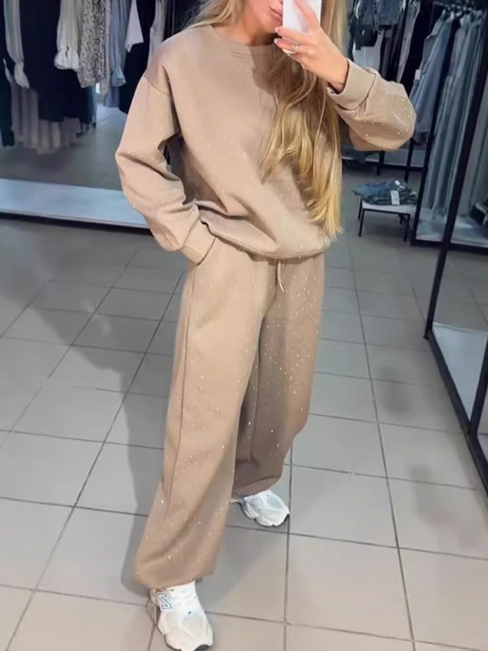 Damen Lässiger Freizeitanzug mit modernem Punktedesign EB