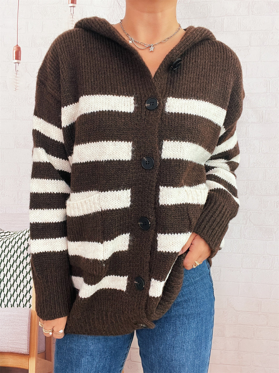 Damen oversized Strickjacke mit kontrastierenden Streifen und Kapuze EB