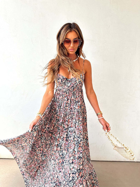 Damen Langes Sommerkleid mit floralen Mustern und lässigem Schnitt EB
