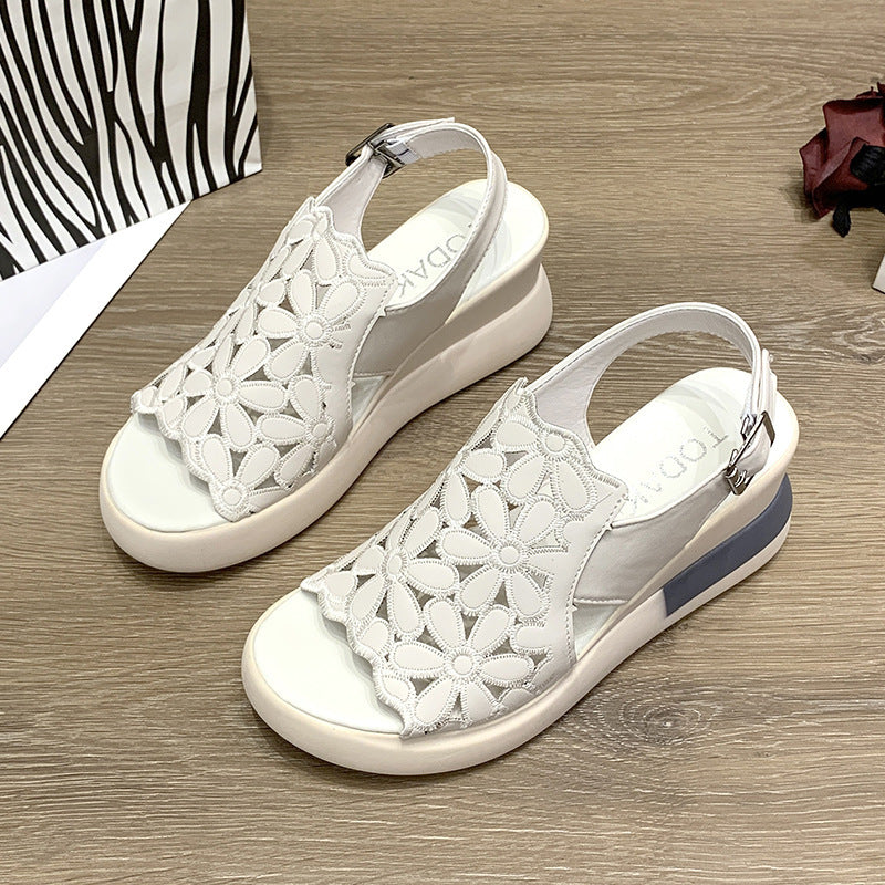 Damen Wedge-Sandalen mit floralem Cut-Out-Design und komfortablem Plateau EB